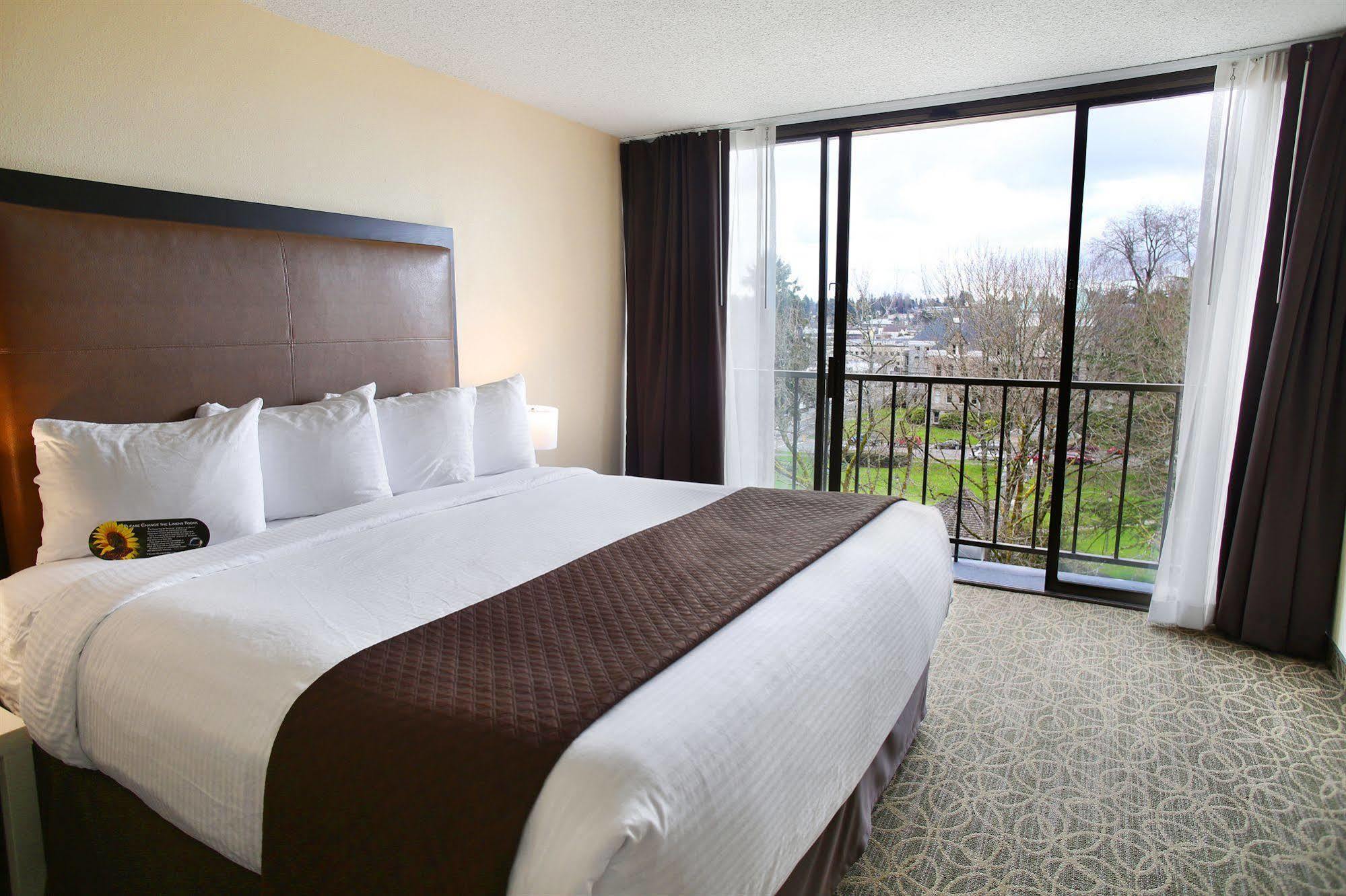 Red Lion Inn & Suites Olympia, Governor Hotel Extérieur photo