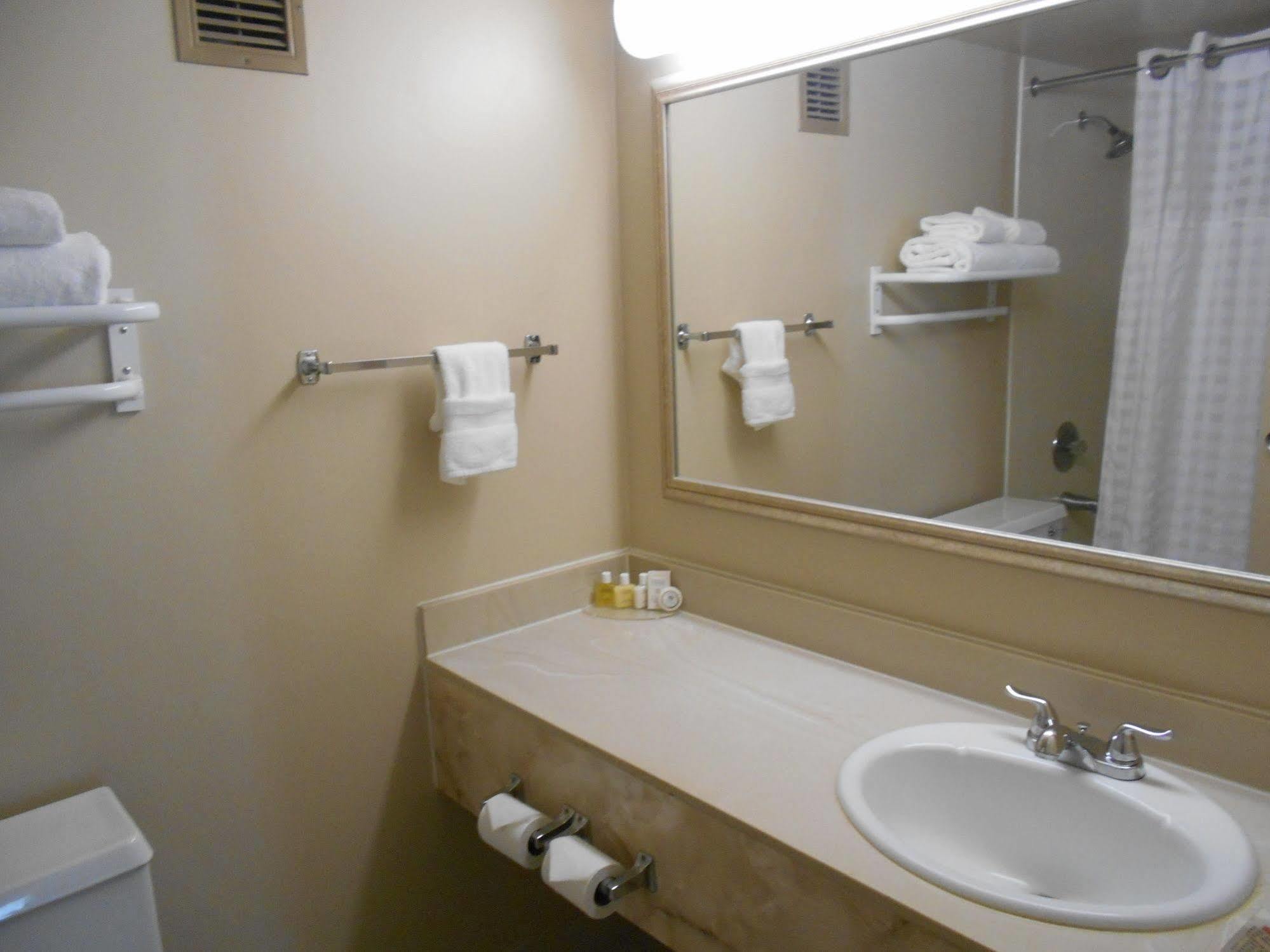 Red Lion Inn & Suites Olympia, Governor Hotel Extérieur photo