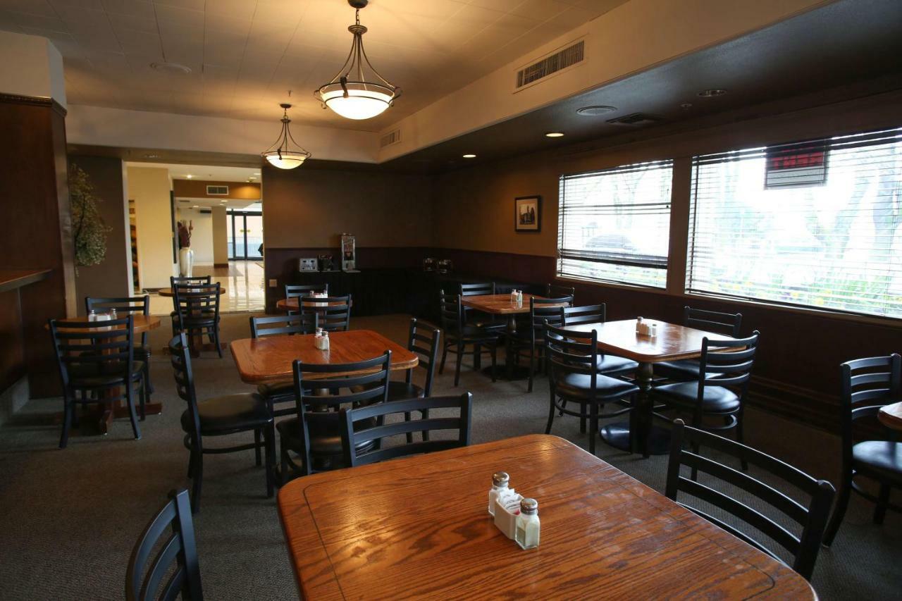 Red Lion Inn & Suites Olympia, Governor Hotel Extérieur photo